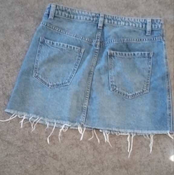 We The Free Distressed Blue Mini Skirt - Picture 2 of 4